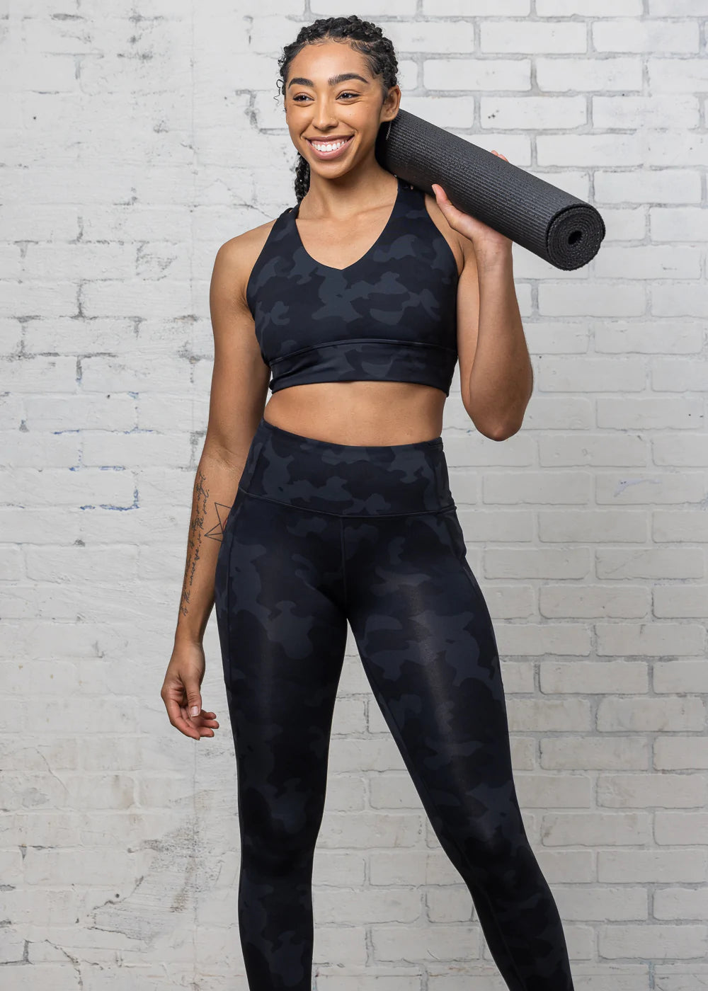 All-In High Rise Leggings Carbon Camo - full length