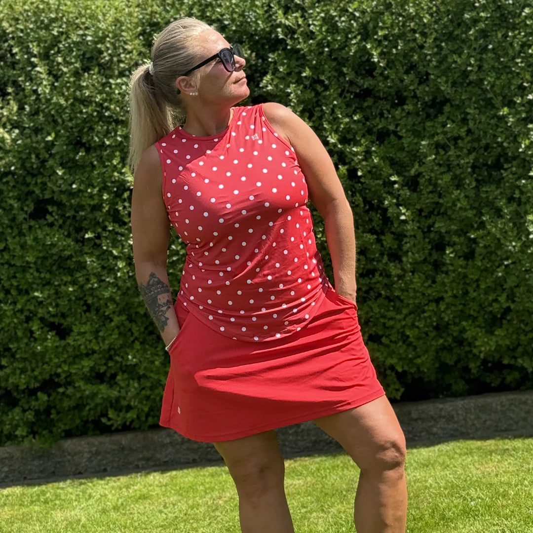 She Did running skirt red