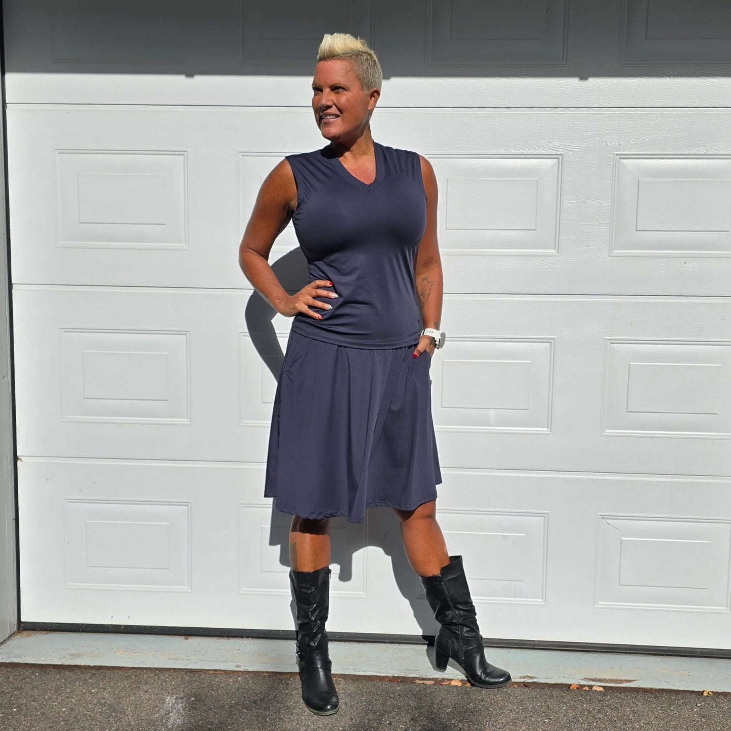 She Did V-tanktopp - Midnight - Forhåndsbestilling: Sendes juni/juli 2026