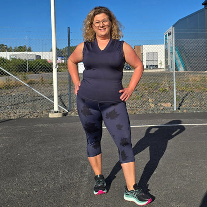 She Did V-tanktopp - Midnight - Forhåndsbestilling: Sendes juni/juli 2026