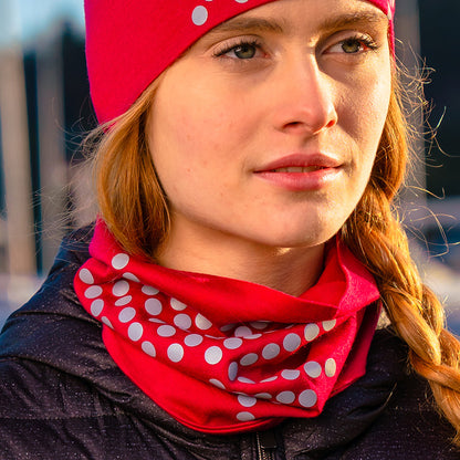 Morild Sølvfak neck in wool with reflective cherry pink