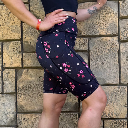 She Did Biker Shorts - Ditsy - Forhåndsbestilling: Sendes august 2026