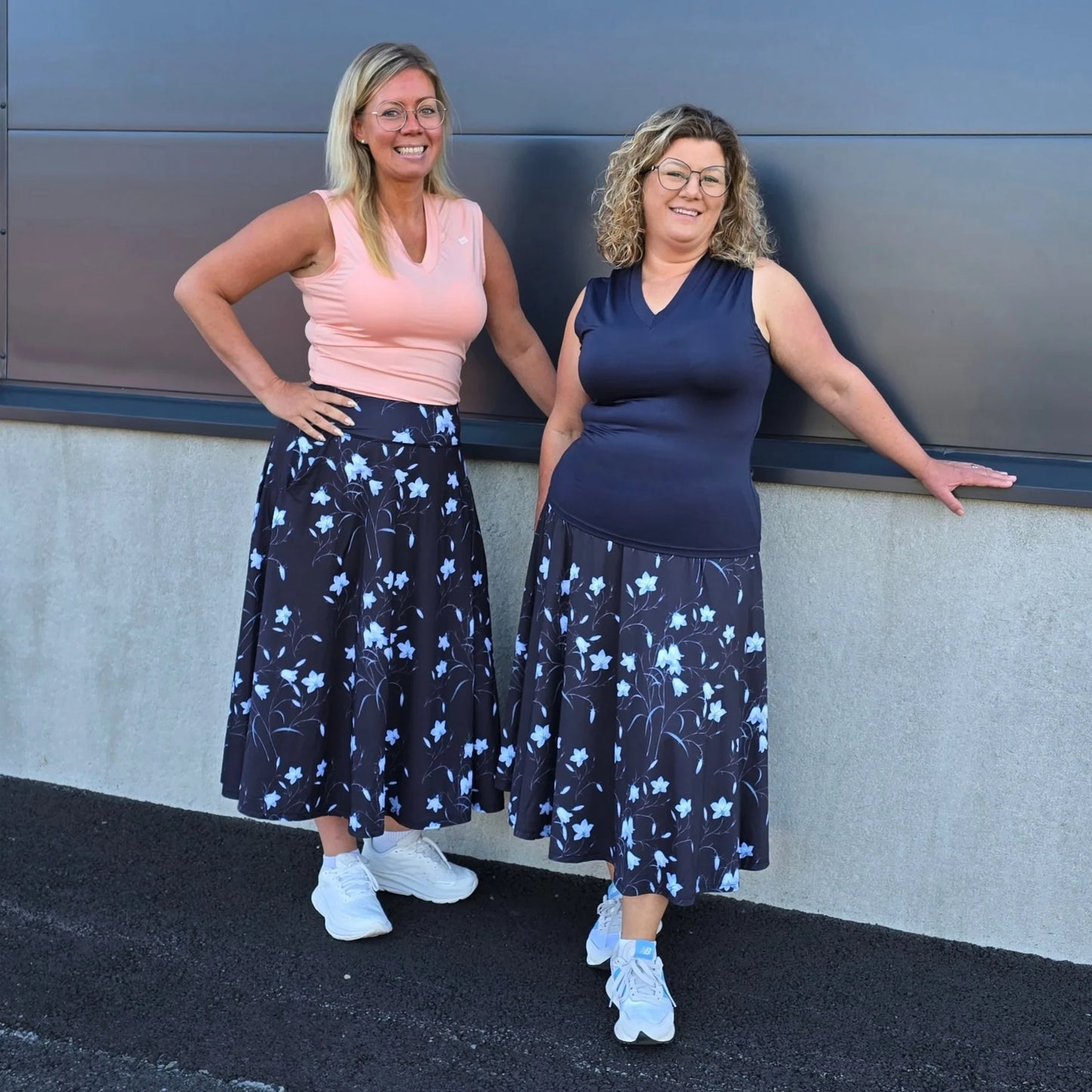 She Did V-tanktopp - Midnight - Forhåndsbestilling: Sendes juni/juli 2026