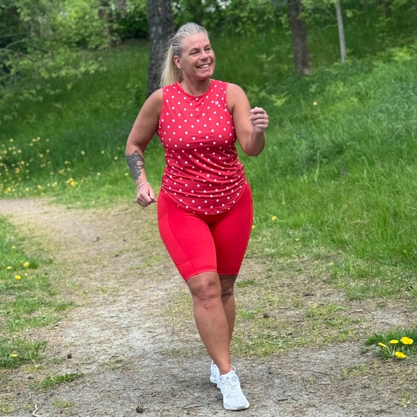 She Did golf skirt red