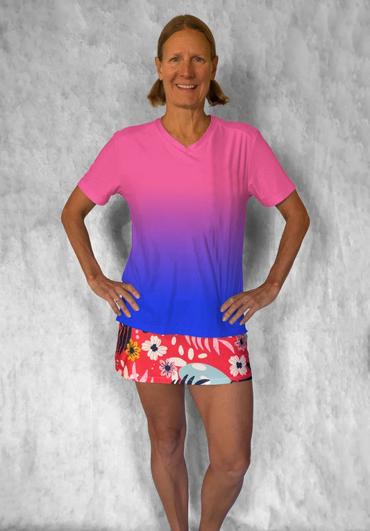 Good Day Tee - Pinky Blue - Forhåndsbestilling: Sendes desember 2026