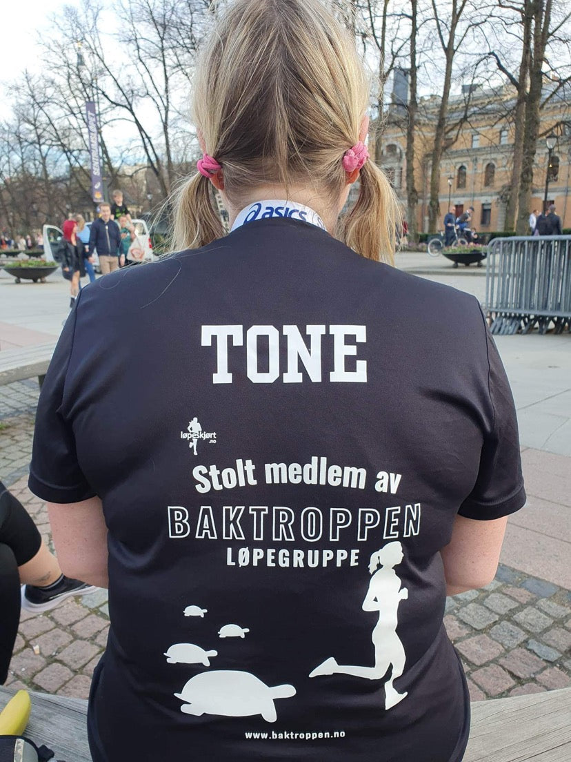 T-skjorte Baktroppen Løpegruppe svart