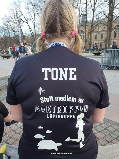T-skjorte Baktroppen Løpegruppe svart